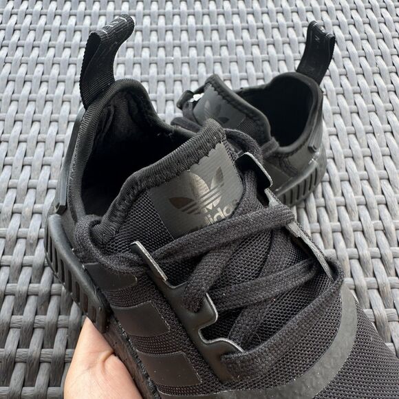Adidas NMD_R1 Men\'s Athletic Shoes Triple Black FV9015 Size 4.5 main image 6